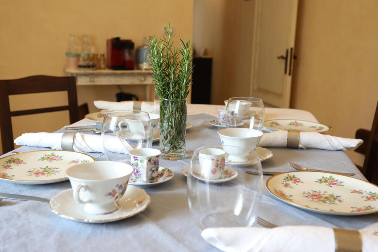 Tra i Campi Di Papaveri Bed & Breakfast Medesano Bagian luar foto